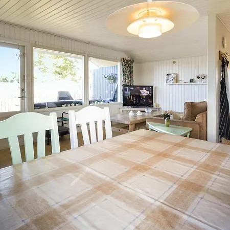 Amazing In W/ 2 Bedrooms * Rødby